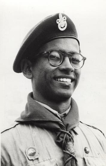 كشاف من ابناء عدن في المخيم الكشفي العالمي عام 1947م