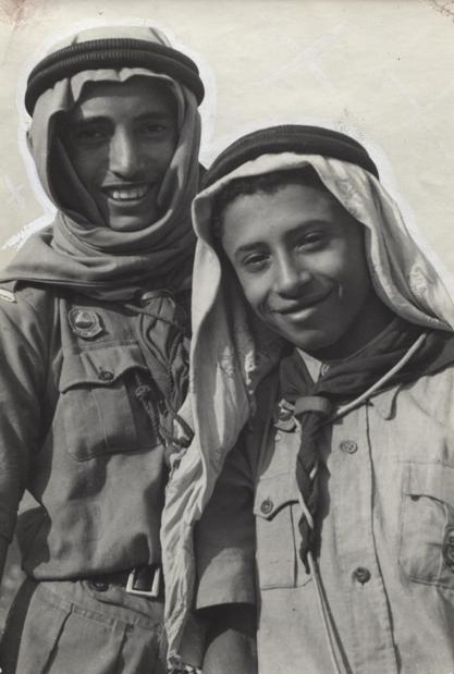 كشافان من ابناء عدن في المخيم الكشفي العالمي عام 1947م