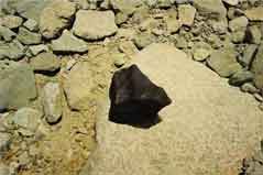 تيزك سقط في احد وديان معربان وقد تمكن احد الاخوان من تصويره بعد الحاح من صاحبه